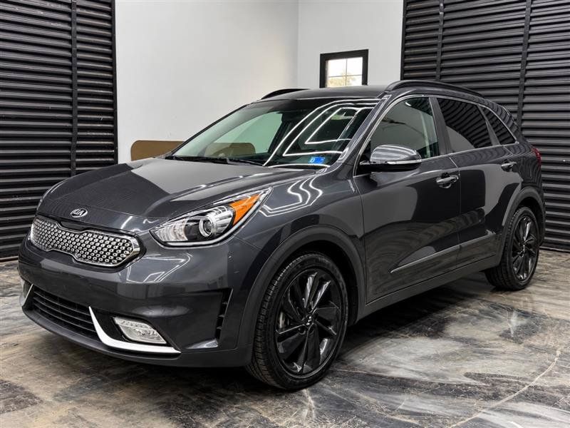 Used 2018 Kia Niro EX w/ EX Touring Graphite Edition FWD image 2