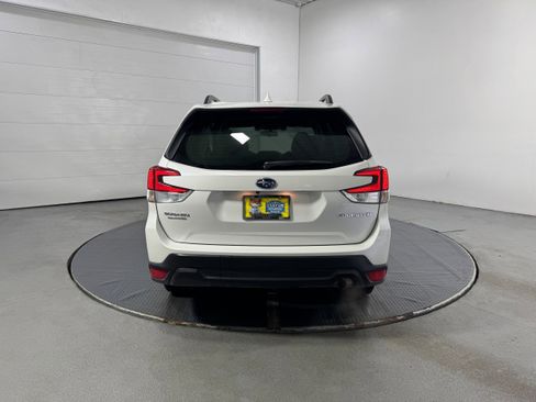 Used 2019 Subaru Forester Premium image 29
