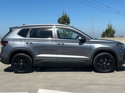 New 2026 Volkswagen Taos SE