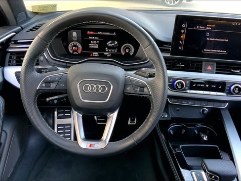 Used 2022 Audi A4 2.0T Premium Plus w/ Premium Plus Package AWD/4WD image 6