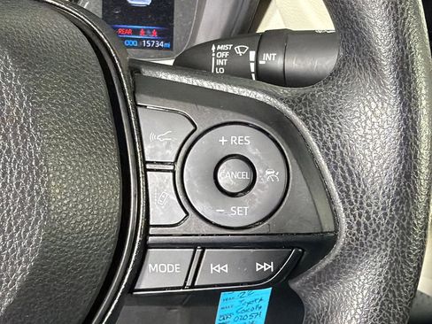 Used 2022 Toyota Corolla LE image 25