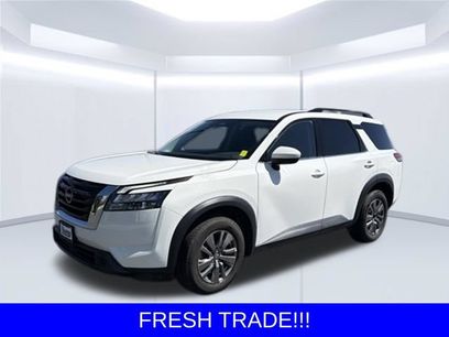 Used 2025 Nissan Pathfinder SV