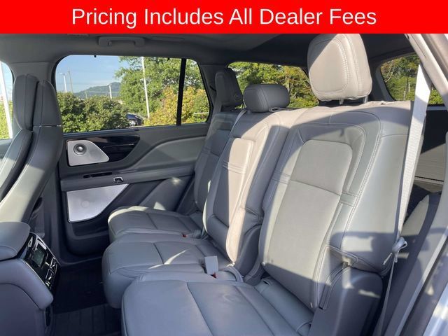 Used 2020 Lincoln Aviator Reserve w/ Equipment Group 201A RWD image 16