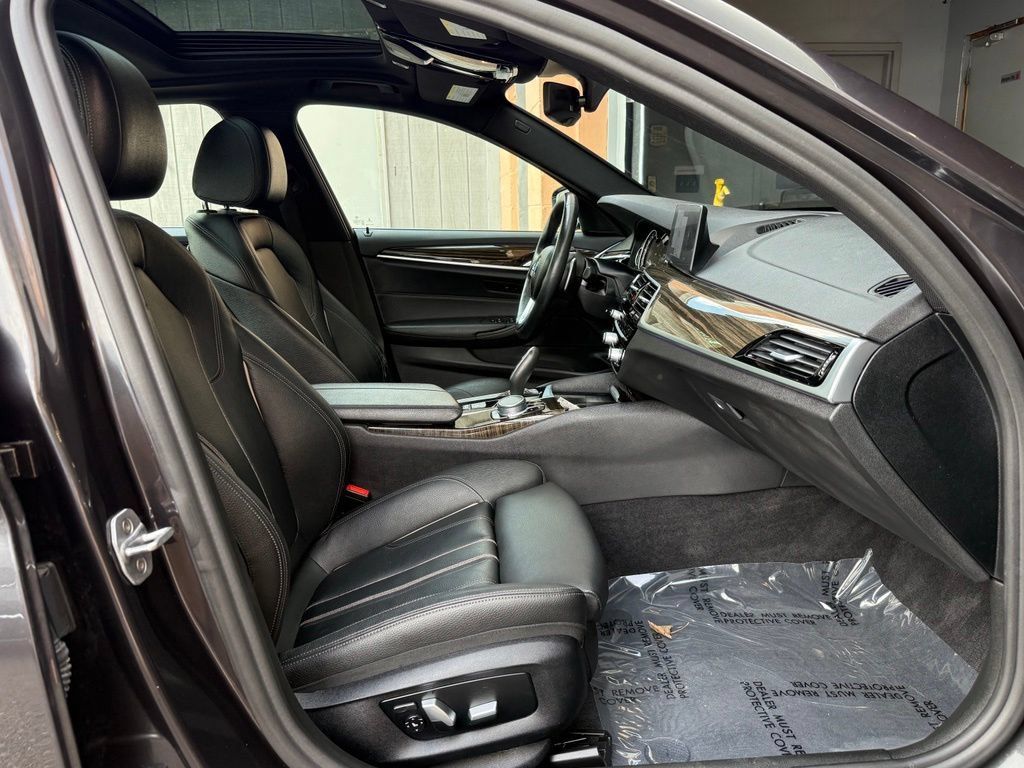 Used 2018 BMW 530i xDrive AWD/4WD image 20