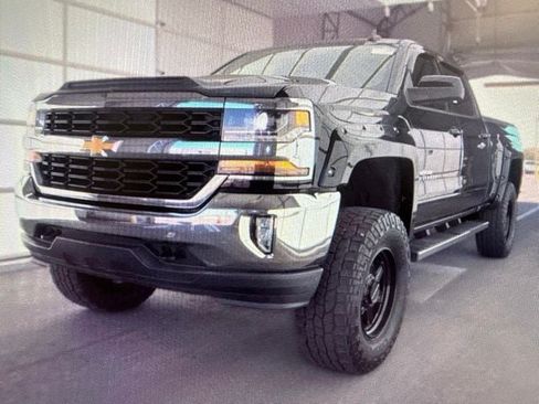 Used 2017 Chevrolet Silverado 1500 LT w/ True North Edition AWD/4WD image 3