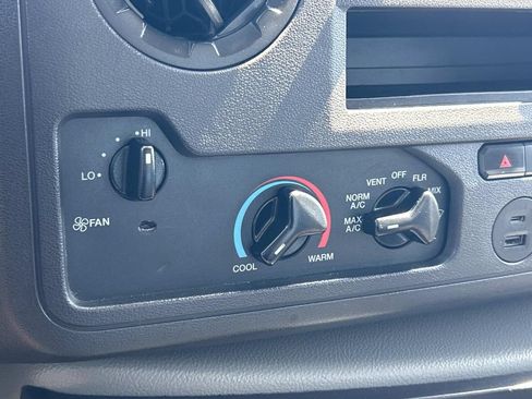 Used 2022 Ford E-350 and Econoline 350 Super Duty RWD image 34