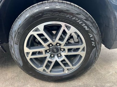 Used 2025 Ford Expedition Active AWD/4WD image 10