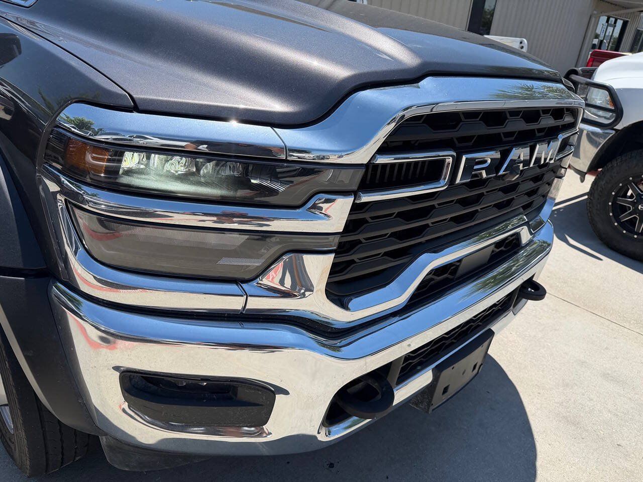 Used 2026 RAM 5500 Tradesman w/ Chrome Appearance Group AWD/4WD image 28