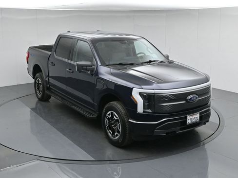 Used 2023 Ford F150 Lightning XLT image 45