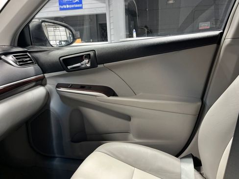 Used 2012 Toyota Camry XLE FWD image 16