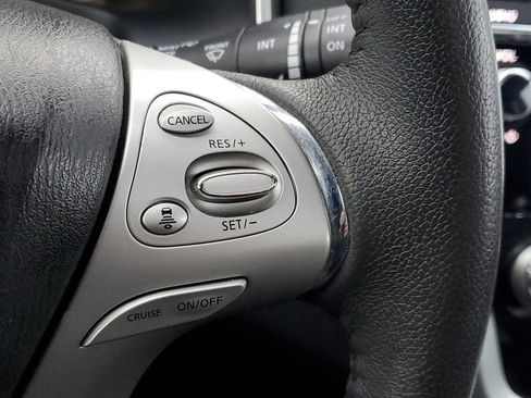 Used 2017 Nissan Murano S image 14