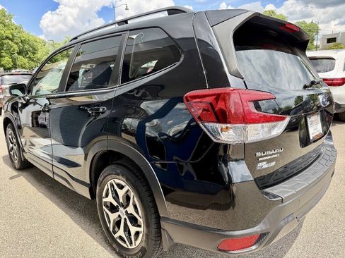 Used 2019 Subaru Forester Premium AWD/4WD image 8