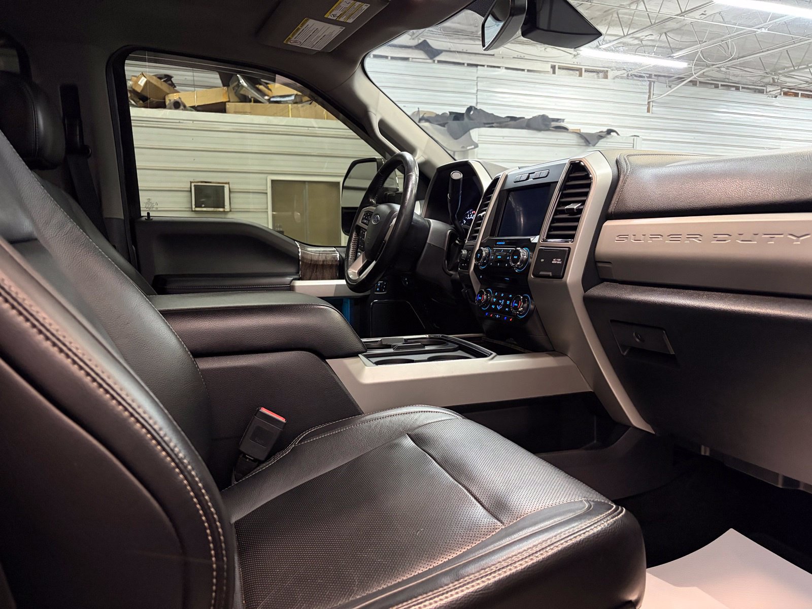 Used 2018 Ford F350 Lariat w/ Lariat Ultimate Package AWD/4WD image 25