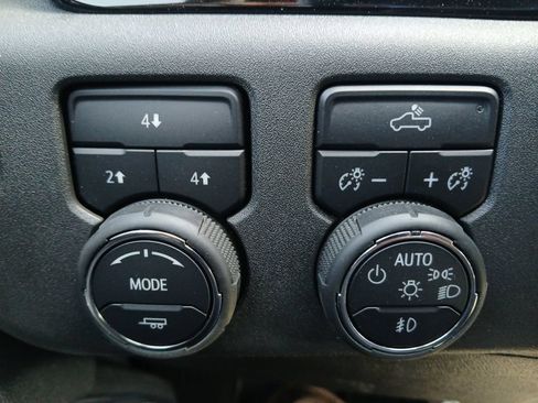 Used 2025 Chevrolet Silverado 2500 LT w/ Convenience Package AWD/4WD image 23