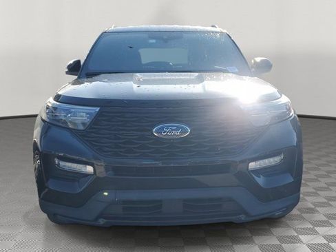 Used 2022 Ford Explorer ST-Line w/ Class IV Trailer Tow Package image 2