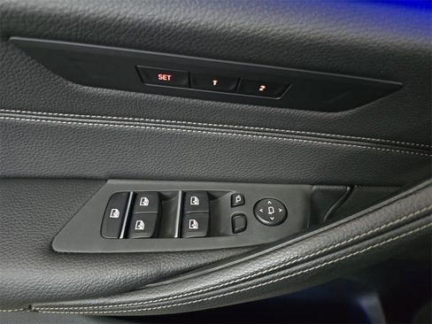 Used 2018 BMW 530e xDrive image 28