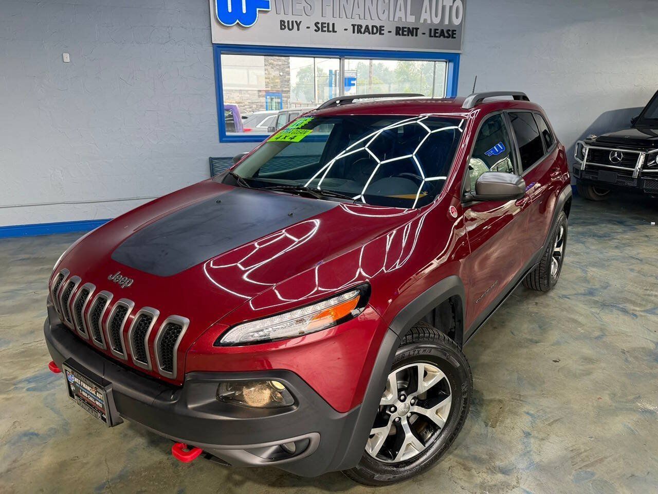 Used 2016 Jeep Cherokee Trailhawk w/ Leather Interior Group AWD/4WD image 1