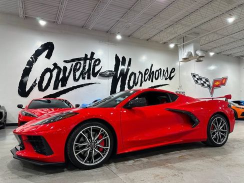 Used 2025 Chevrolet Corvette Stingray Preferred Cpe w/ Z51 Performance Package RWD image 1