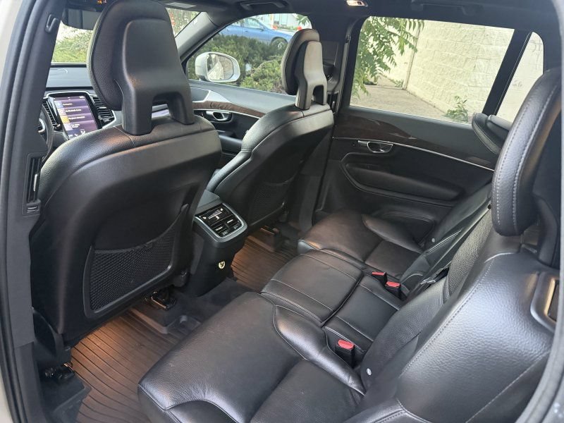 Used 2016 Volvo XC90 T6 Momentum w/ Momentum Plus Package AWD/4WD image 20