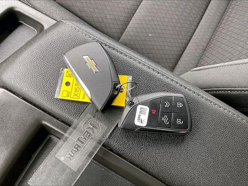 Used 2023 Chevrolet Silverado 1500 LT AWD/4WD image 11