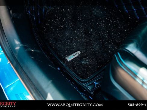 Used 2017 Audi R8 V10 w/ Carbon Exterior Package image 28