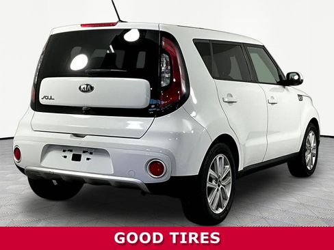 Used 2018 Kia Soul + FWD image 6