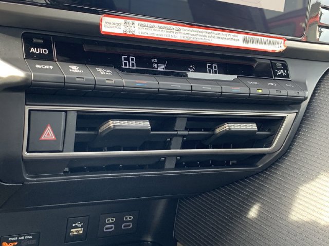 Used 2026 Toyota Camry SE FWD image 30