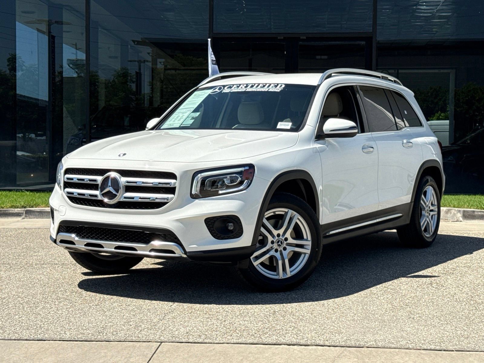 Used 2022 Mercedes-Benz GLB 250 image 2
