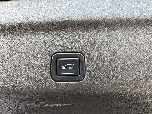 Used 2022 Chevrolet Tahoe Premier image 29