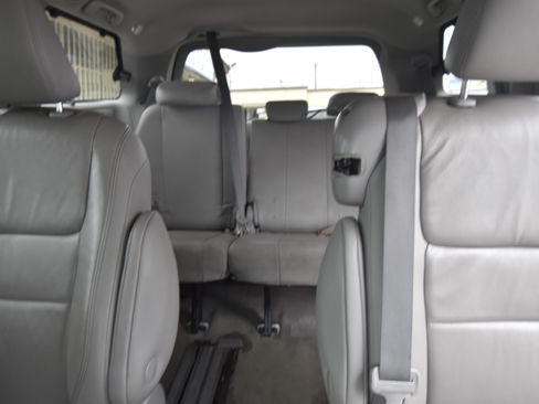 Used 2018 Toyota Sienna XLE FWD image 10