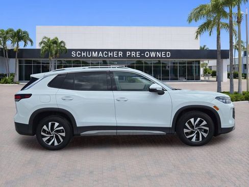 Certified 2025 Volkswagen Tiguan S FWD image 8