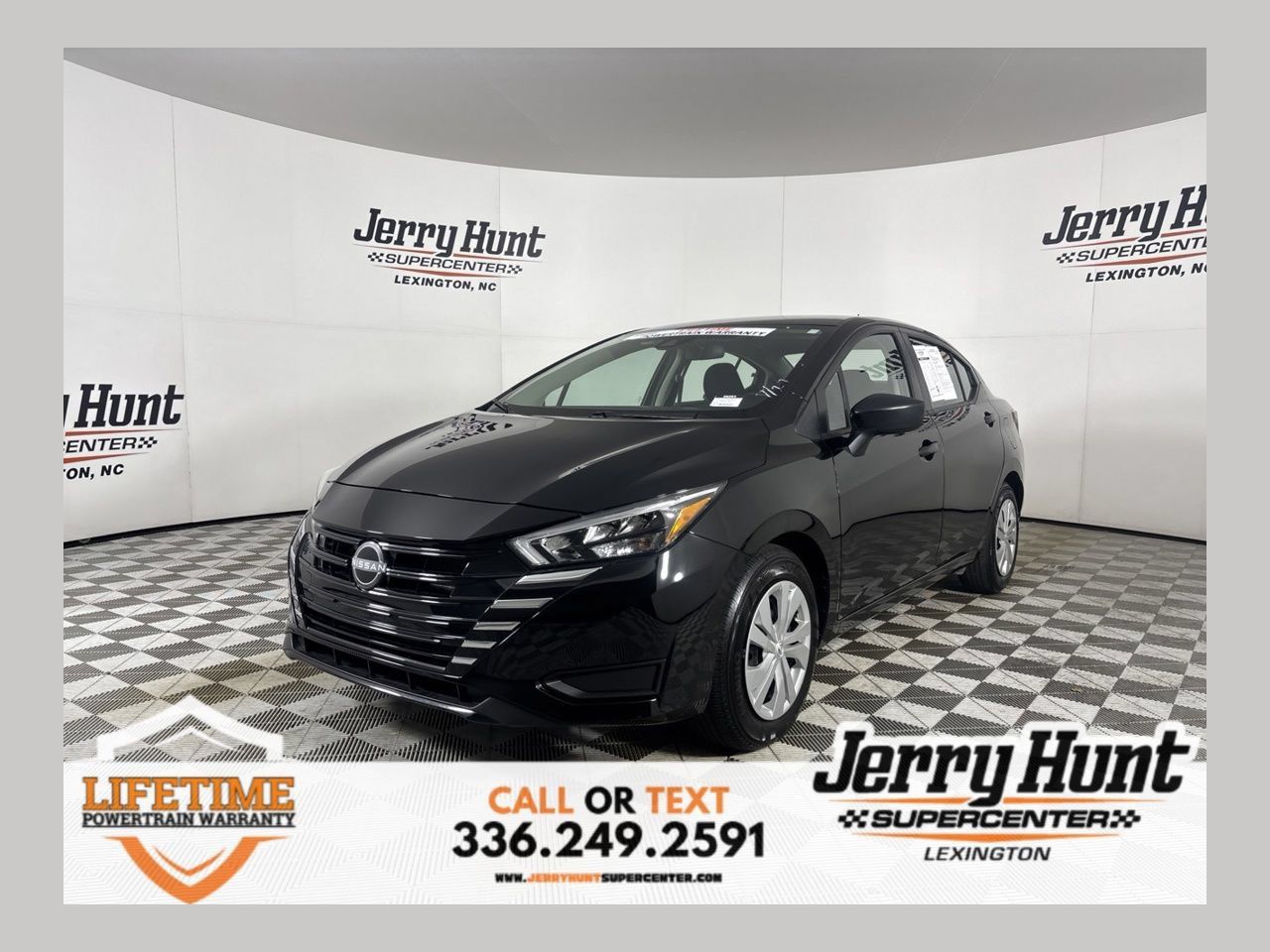 Used 2025 Nissan Versa S w/ Trunk Package FWD image 1
