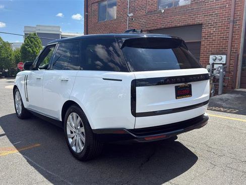 Used 2025 Land Rover Range Rover SE AWD/4WD image 10