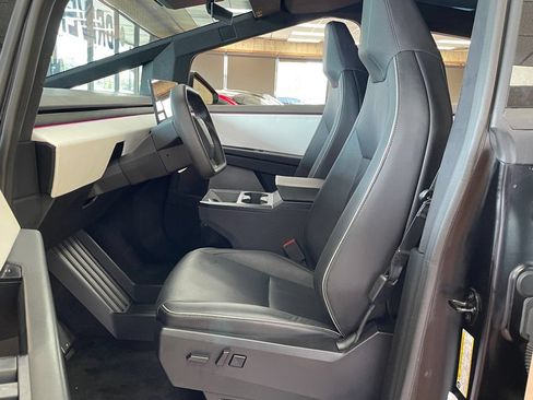 Used 2024 Tesla Cybertruck AWD Crew Cab image 11