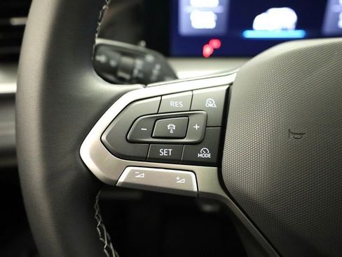 New 2026 Volkswagen Tiguan SE image 24