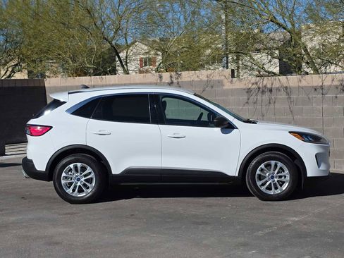 Used 2022 Ford Escape SE image 10