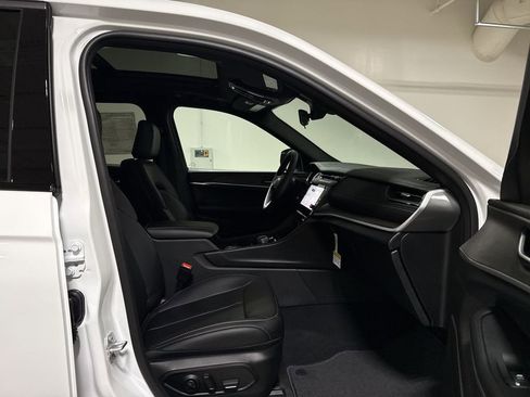 New 2026 Jeep Grand Cherokee Limited AWD/4WD image 23