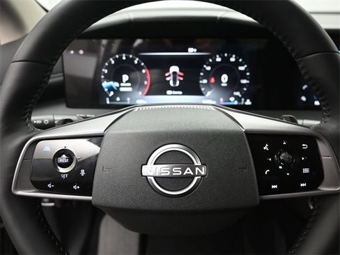 Certified 2025 Nissan Murano SV image 10