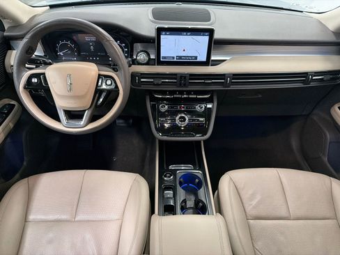 Used 2022 Lincoln Corsair AWD w/ Premium Package image 19