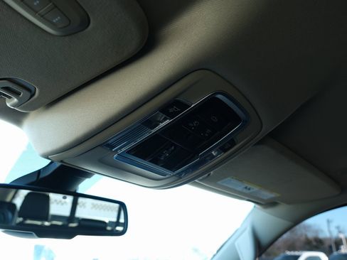 Used 2019 RAM 1500 Laramie image 17