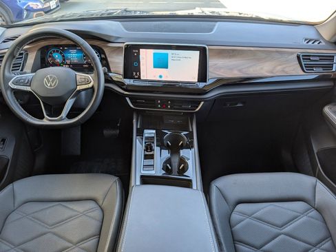 Used 2025 Volkswagen Atlas SE FWD image 22