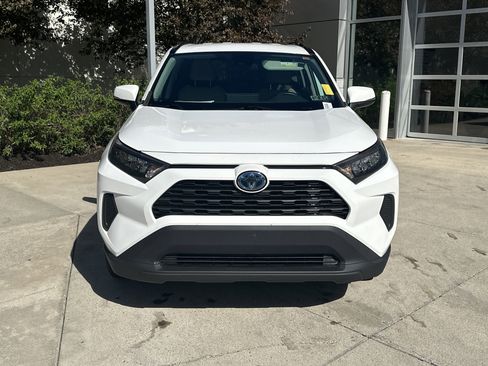 Used 2022 Toyota RAV4 LE AWD/4WD image 5