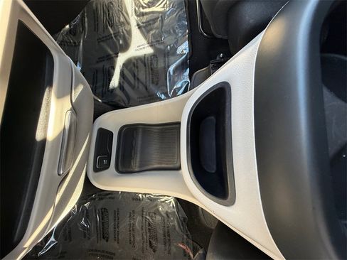 Used 2023 Chrysler Pacifica Touring-L image 23