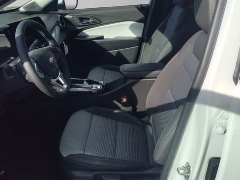 New 2025 Chevrolet Trax LT w/ Driver Confidence Package image 11