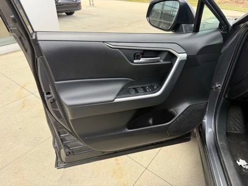 Used 2025 Toyota RAV4 XLE image 22