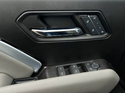 Used 2024 Chevrolet Colorado ZR2 w/ ZR2 Convenience Package III image 16