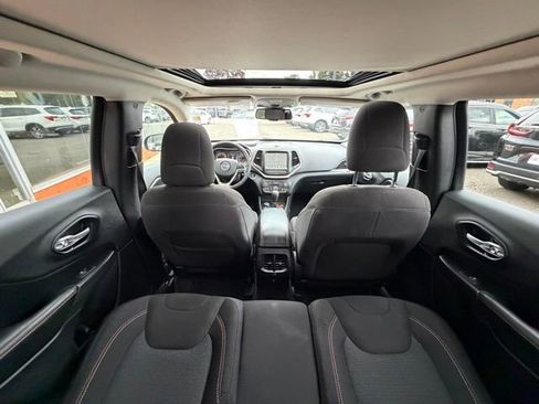 Used 2016 Jeep Cherokee 75th Anniversary AWD/4WD image 18