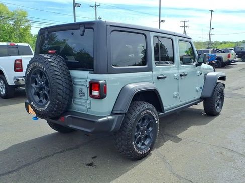 Used 2023 Jeep Wrangler Unlimited w/ Cold Weather Group AWD/4WD image 8