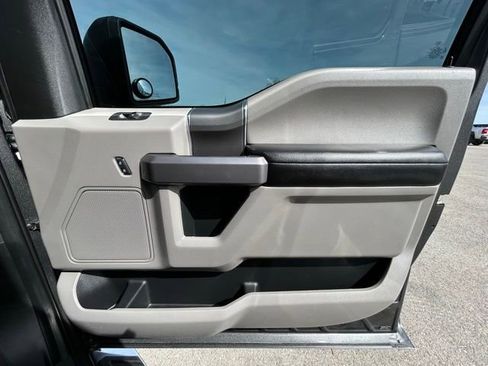 Used 2019 Ford F150 XLT w/ Equipment Group 302A Luxury AWD/4WD image 37