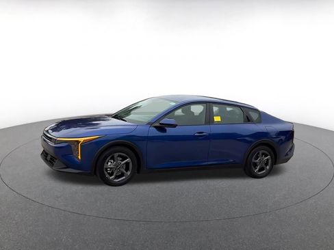 Used 2025 Kia K4 LXS image 8